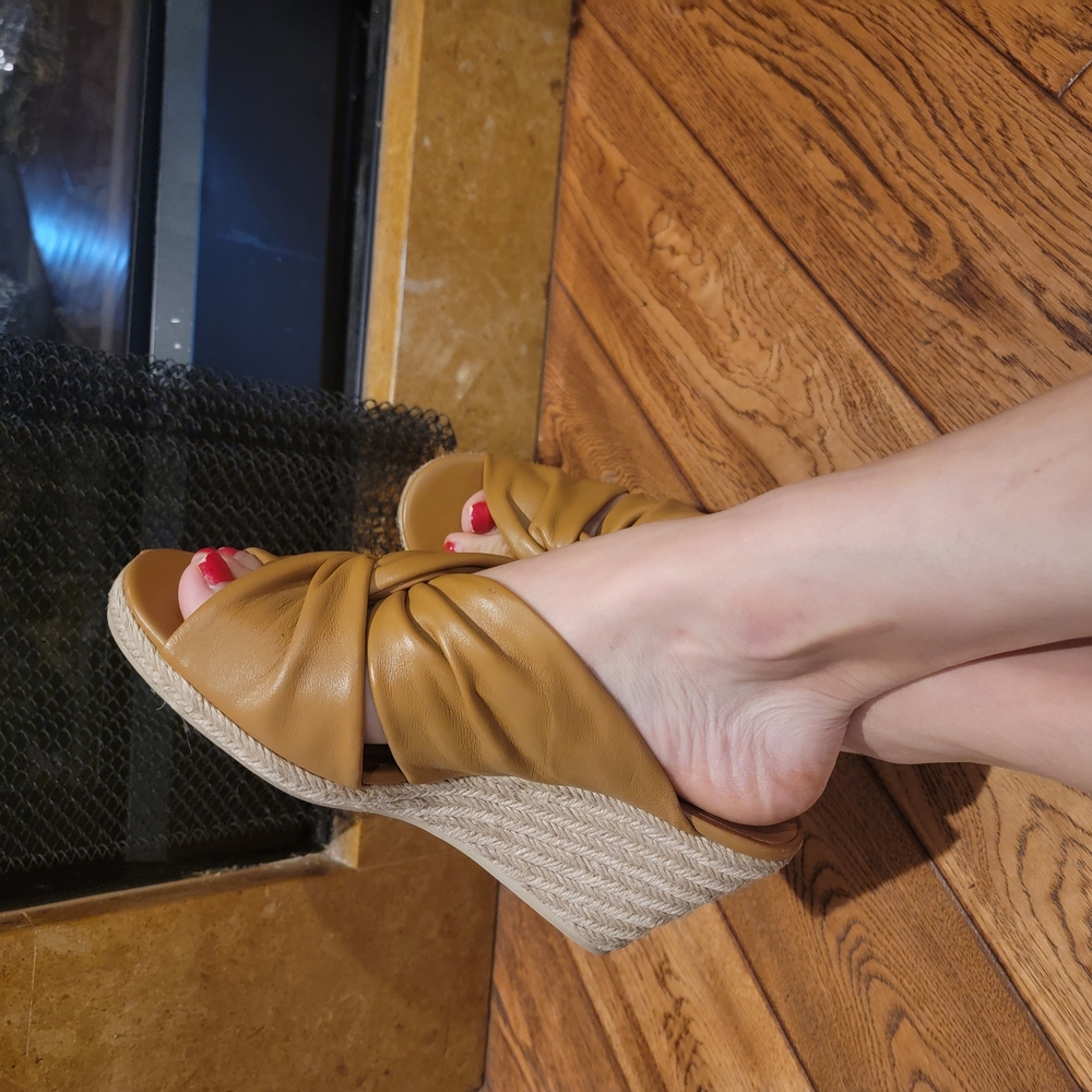 Women's Tan Wedge Sandals